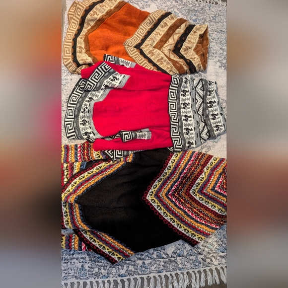 Bundle Reserved Handmade Women's  Alpaca Wool Poncho in Peru size S/M - Picture 2 of 5